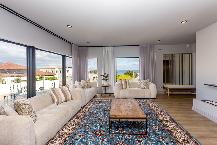 5 Bedroom Property for Sale in Bloubergstrand Western Cape